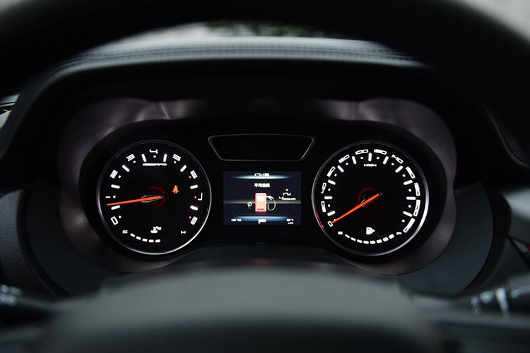 Sức mạnh của xe đến từ động cơ xăng 4 xylanh 1.5L, sản sinh công suất 150 mã lực. Phiên bản cao cấp hơn sẽ sở hữu cùng trang bị động cơ nhưng được hiệu chỉnh để sở hữu công suất 163 mã lực, đi kèm là hộp số tự động. Xe sử dụng hệ truyền động cầu trước và không có thêm tùy chọn nâng cấp hệ dẫn động 4 bánh. 