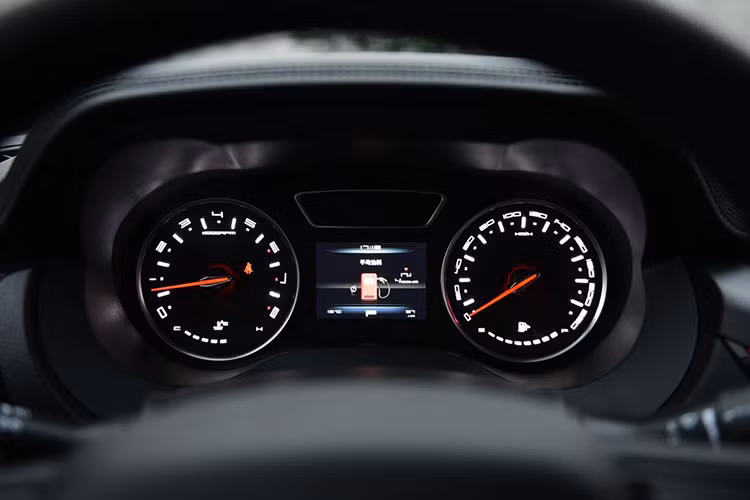 Sức mạnh của xe đến từ động cơ xăng 4 xylanh 1.5L, sản sinh công suất 150 mã lực. Phiên bản cao cấp hơn sẽ sở hữu cùng trang bị động cơ nhưng được hiệu chỉnh để sở hữu công suất 163 mã lực, đi kèm là hộp số tự động. Xe sử dụng hệ truyền động cầu trước và không có thêm tùy chọn nâng cấp hệ dẫn động 4 bánh. 