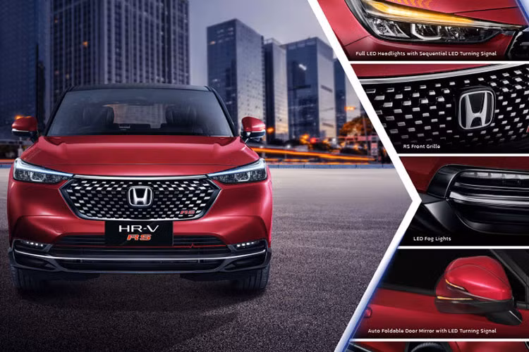 Mẫu Honda HR-V thế hệ mới vừa được Honda Việt Nam chính thức chốt lịch ra mắt vào ngày 18/6 tới. Mẫu crossover hạng B này được mang về nước dưới dạng nhập khẩu từ Thái Lan với 2 phiên bản là bản tiêu chuẩn và bản RS thể thao, cùng sử dụng động cơ 1.5 turbo, tương tự trên các mẫu Civic, CR-V, Accord.