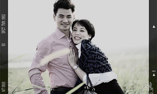 Sau sóng gió, Xuân Bắc và vợ càng tình cảm hơn trước - Ảnh: FBNV
