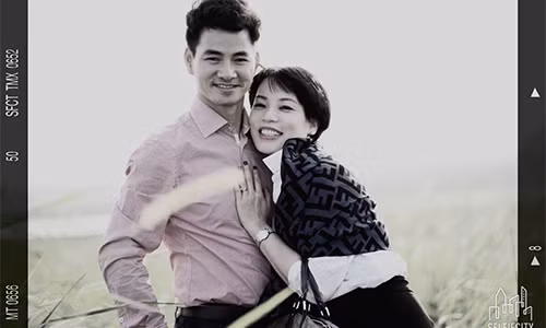 Sau sóng gió, Xuân Bắc và vợ càng tình cảm hơn trước - Ảnh: FBNV