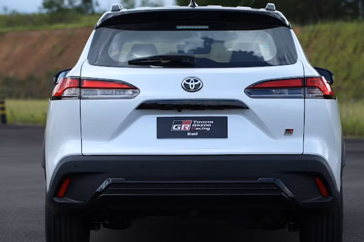 Theo nguồn tin mà báo chí Malaysia tiết lộ, giá xe Toyota Corolla Cross GR Sport 2023 có mức bán ra tham khảo là 31.600 USD (tương đương khoảng 775 triệu đồng).