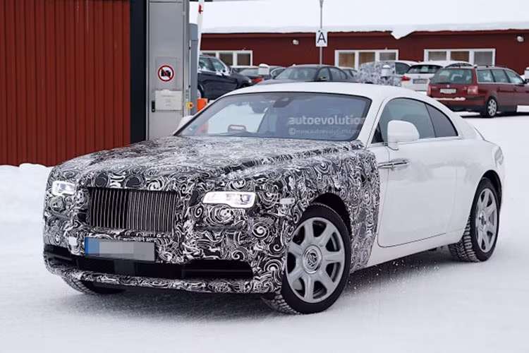 Rolls-Royce Wraith Series II mới dự kiến sẽ lộ diện hoàn toàn vào năm 2017 và hứa hẹn sẽ ra mắt chính thức vào năm 2018.