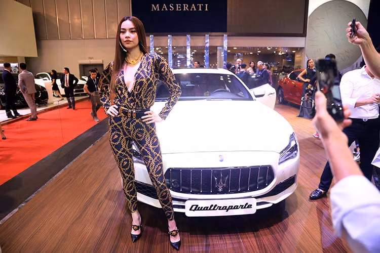  Hãng xe sang Maserati tham gia Triển lãm Ô tô Việt Nam lần thứ 14 (VMS 2018), với năm mẫu xe trong khu vực trưng bày thiết kế độc đáo, thể hiện tính thể thao, sáng tạo và năng động của thương hiệu. Đây là cuộc trình diễn quy mô nhất từ trước đến nay, là một trong những sự kiện thường niên lớn nhất trong ngành công nghiệp xe hơi tại Việt Nam.