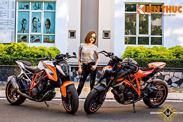 Chiếc KTM Super Duke 1290 R trong bài viết của một người chơi xe tại TP HCM, xe được KTM nhập khẩu chính hãng tại Việt Nam vào năm 2014. Mức giá cho mẫu naked-bike cỡ lớn này được niêm yết khoảng hơn 600 triệu đồng.