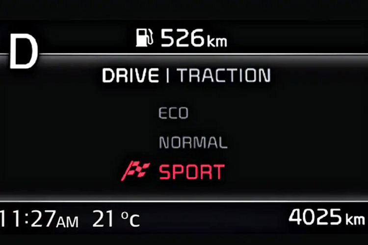 Cuối cùng là động cơ diesel, dung tích 1.5L, đồng hành cùng hộp số sàn 6 cấp hoặc tự động 6 cấp. Khi kết hợp với hộp số sàn, động cơ này cho công suất tối đa 100 mã lực và mô-men xoắn cực đại 240 Nm. Hai con số tương ứng khi kết hợp với hộp số tự động là 115 mã lực và 250 Nm.