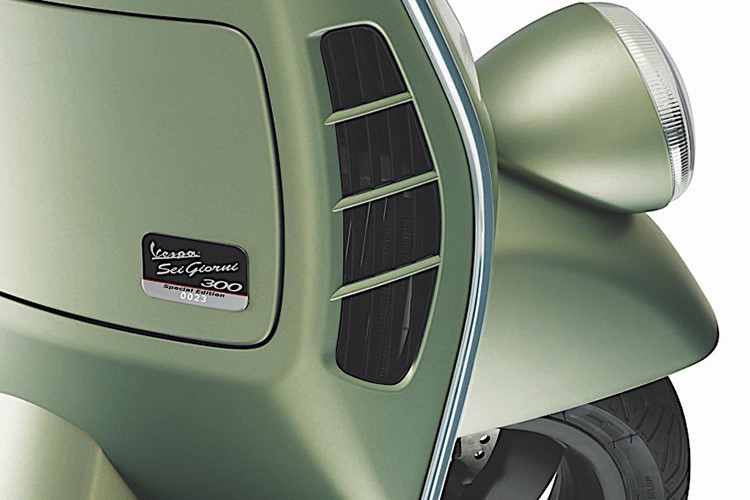 Ngoài ra, xe còn có tấm biển số thứ tự xuất xưởng, cổng USB cho các thiết bị di động nằm bên trong hộc để đồ nhỏ sau yếm trước, hệ thống chống bó cứng phanh ABS và đèn LED. Tương tự những chiếc GTS thông thường, xe có thể được độ thêm bằng những phụ kiện như kính chắn gió, túi đựng đồ 42 lít, giá chằng đồ trên đầu/đuôi xe, bạt phủ, thiết bị chống trộm và hệ thống định vị Tom Tom Vio GPS...