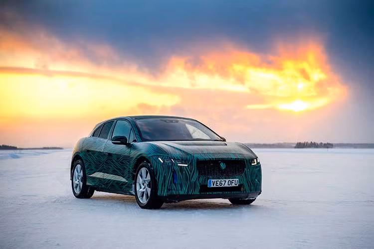 Theo thương hiệu xe sang Jaguar cho hay, họ sẽ chính thức ra mắt mẫu xe chạy điện I-PACE của mình vào ngày 1/3 tới đây tại Geneva 2018.