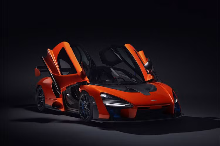 Tất nhiên, với những công đoạn lắp ráp và thiết kế bằng tay cũng như kết hợp với hãng siêu xe McLaren, phiên bản 1:8 Senna của Amalgam Collection có giá bán không hề rẻ. Ở mức giá 8.184 USD (tương đương 188 triệu đồng), các khách hàng sẽ chỉ nhận được mô hình tỷ lệ 1:8 bản giới hạn có thiết kế sẵn.