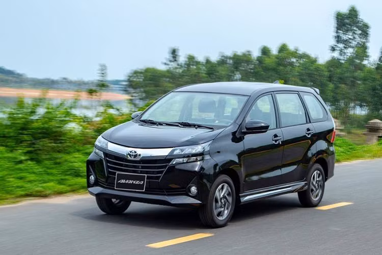 Đắt khách ở Indonesia nhưng tại Việt Nam Avanza luôn nằm trong tình trạng ế ẩm. Tháng 7 vừa qua, Avanza bản nâng cấp đã được đưa về Việt Nam với thay đổi mạnh mẽ về ngoại thất và một số trang bị mới cùng lợi thế là hệ dẫn động cầu sau, cho khả năng vận hành vượt hơn so với đối thủ khi đi vào địa hình xấu. Tuy vậy mẫu xe này cũng không có doanh số khả quan hơn la bao nhiêu, khi tháng 8/2019 chỉ bán được 47 xe.