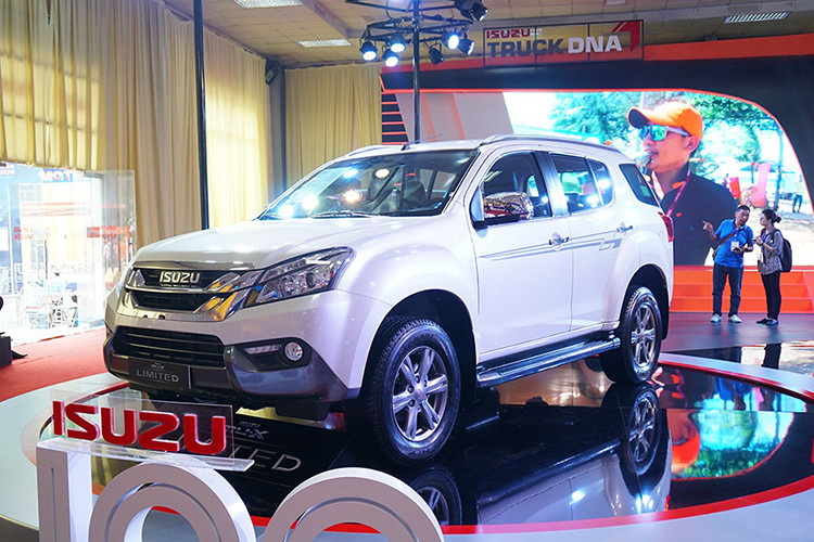 Luôn nằm trong danh sách ô tô ế ẩm chính là mu-X. Với doanh số 29 được bán trong tháng 8, mu-X tiếp tục đứng thứ 4 trong danh sách này. Đáng chú ý là mẫu xe này sở hữu thiết kế cũ, nhàm chán và tính cạnh tranh không cao trước các đối thủ trong phân khúc.