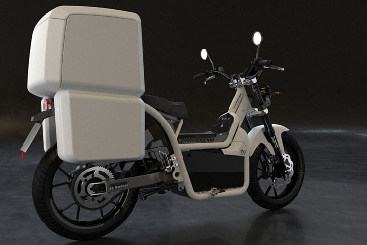 Với trang bị ấn tượng, chiếc xe gắn máy điện có vận tốc giới hạn ở mức 45 km/h, hai mẫu mô tô điện có vận tốc lên đến 105 km/h.