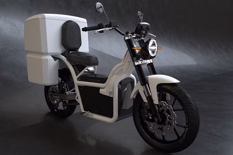 Về sức mạnh, 3 mẫu xe điện mới của NUUK sẽ có hai trang mô-tơ với công suất lần lượt là 4 kW và 10,5 kW của Bosh, mômen xoắn cực đại ở mức rất cao là 200 đến 245 Nm, đi kèm là hệ thống làm mát bằng gió. Đương nhiên mẫu xe gắn máy điện sẽ có công suất nhỏ hơn, trong khi hai chiếc mô tô điện sẽ trang bị mô-tơ điện mạnh hơn. 