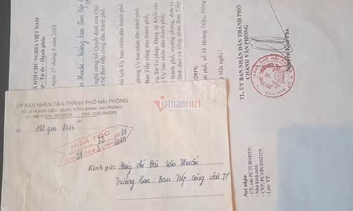 Truong ban tiep dan Hai Phong nhan hoa toc cho thoi chuc khi nam vien-Hinh-3