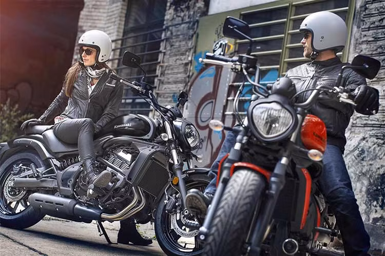 Phiên bản ở Ấn Độ vẫn sử dụng động cơ vay mượn từ Ninja 650, sản sinh công suất tối đa 61 mã lực tại 7.500 vòng/phút và mô-men xoắn cực đại 63 Nm tại 6.600 vòng/phút. Tuy nhiên khối động cơ này đã được hiệu chỉnh lại để phù hợp với đặc tính của dòng cruiser.