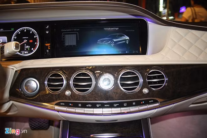 Maybach S600 trang bị động cơ V12, dung tích 6.0 lít, công suất 530 mã lực tại 4.900 - 5.300 vòng/phút và 830 Nm mô-men xoắn tại 1.900 - 4.000 vòng phút. Thời gian tăng tốc từ 0-100 km/h chỉ 5 giây.