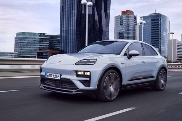 Gan 3.000 oto dien Porsche Macan bi trieu hoi vi den pha