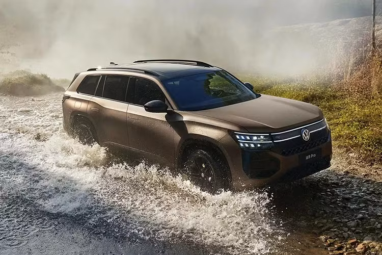 Nếu được giới thiệu tại Việt Nam, Volkswagen Teramont Pro hứa hẹn sẽ trở thành đối thủ đáng gờm của Ford Explorer nhờ loạt trang bị nội thất cao cấp. Đồng thời, mẫu SUV này cũng tạo áp lực không nhỏ lên Hyundai Palisade.