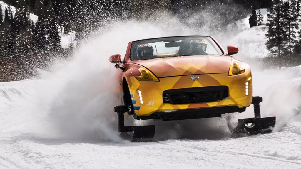 Vào năm 2015, Nissan cũng đã từng độ lại chiếc Juke Nismo RS, thay toàn bộ bánh xích như một chiếc xe tăng với mục đích off-road trên tuyết.