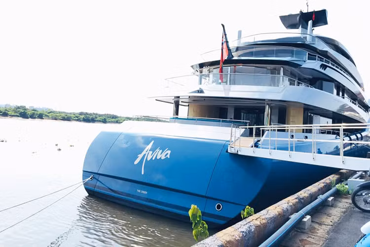 Nhờ những yếu tố thiết kế và chế tạo xuất sắc, chiếc Aviva đã giành được giải thưởng “The World Superyacht Award 2018” và “Boat International Design &amp; Innovation Award 2018” – tức giải thưởng Siêu du thuyền thế giới năm 2018 và giải thưởng giá trị về thiết kế và sáng tạo.