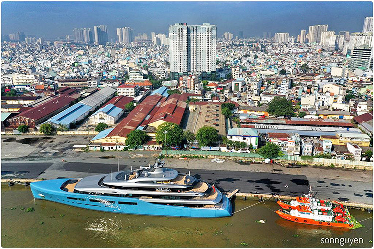 Theo công bố, vận tốc tối đa của Aviva đạt được là 20 hải lý/giờ (37km/h) và vận tốc hành trình tối ưu là 14 hải lý/giờ (26km/h). Hệ động lực của Aviva gồm 02 động cơ diesel MTU 16V 4000 M73L, với mỗi động cơ có công suất cực đại đạt 2.880kW (3.862 mã lực) tại 2.050 vòng/phút.