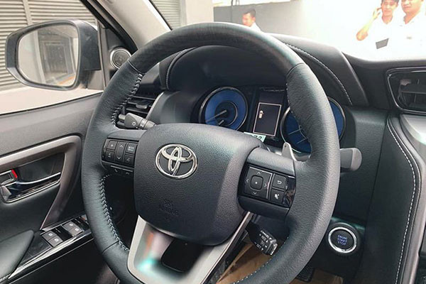 Lua chon Mitsubishi Pajero Sport hay Fortuner Legender ban 1 cau?-Hinh-5