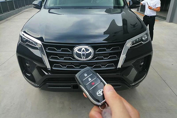 Lua chon Mitsubishi Pajero Sport hay Fortuner Legender ban 1 cau?-Hinh-3