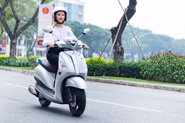 Ví dụ, từ số tiền hiện có để khoanh vùng các loại xe có mức giá có khả năng chi trả. Bạn cố mua một chiếc xe tay ga đắt tiền, chưa chắc đã yên tâm để sử dụng vì còn phụ thuộc vào nhiều yếu tố khác nữa. Hãy tính đến cả chi phí sử dụng sau này (chi phí nhiên liệu, chi phí sửa chữa, thay thế phụ tùng…).