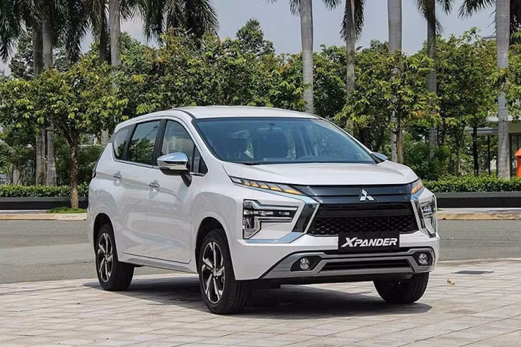  Mitsubishi Xpander: 1.776 xe Kết thúc tháng 5/2024, Mitsubishi Xpander vẫn dẫn đầu danh sách 10 ôtô bán chạy nhất Việt Nam với 1.776 xe bán ra, tăng 40% so với tháng trước. Cộng dồn doanh số từ đầu năm đến nay Mitsubishi Xpander bán được 6.537 xe và tiếp tục trở thành mẫu xe bán chạy nhất toàn thị trường. 