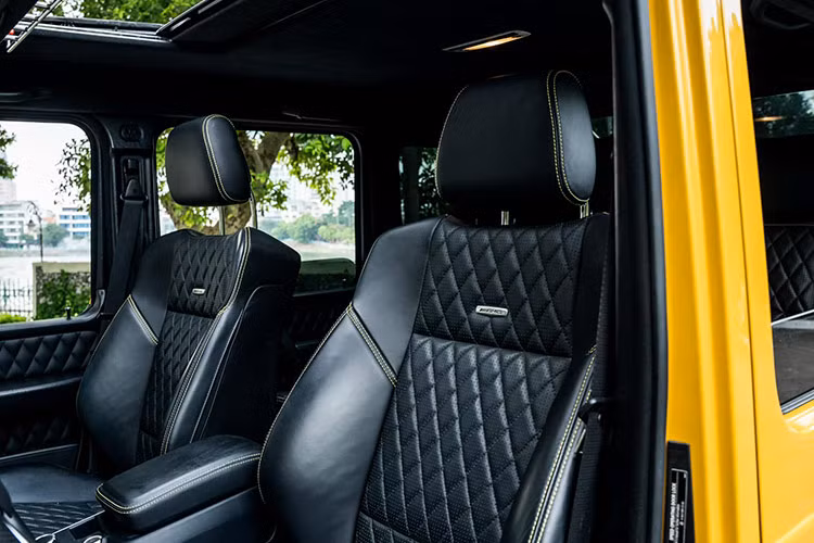 Mercedes-Benz G63 AMG 6x6 sở hữu khối động cơ xăng V8, dung tích 5,5 lít, sản sinh công suất tối đa 544 mã lực và mô-men xoắn cực đại 760 Nm. Sức mạnh được truyền tới bánh thông qua hộp số tự động 7 cấp. 