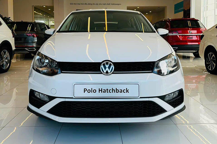 Volkswagen Polo thế hệ đầu tiên được ra đời từ những năm 1975. Trải qua 45 năm lịch sử, Polo đã dần khẳng định được tên tuổi và uy tín của mình trong làng xe thế giới. Theo Volkswagen, đã có tổng cộng hơn 16 triệu chiếc Polo được xuất xưởng kể từ ngày đầu tiên ra mắt.