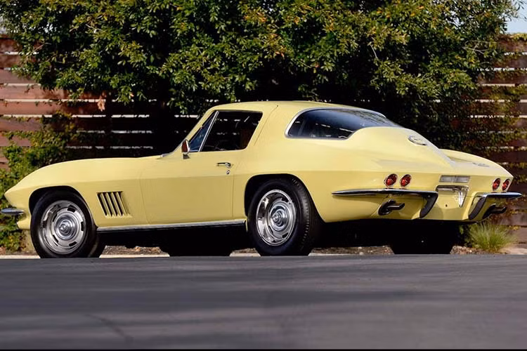 Trong số 20 chiếc Chevrolet Corvette L88 từng được chế tạo, chỉ có 10 chiếc còn sống sót cho tới tận hôm nay. Và trong số những chiếc xe còn sống, chỉ có 3 chiếc vẫn giữ được động cơ L88 nguyên gốc bên dưới nắp capô. Hai trong số đó là xe mui trần, khiến đây là chiếc Chevrolet Corvette L88 Coupe 1967 duy nhất còn tồn tại.