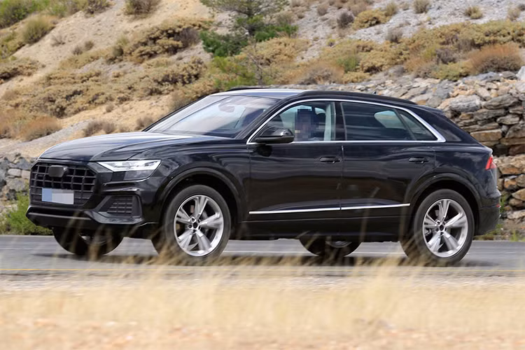 Ban đầu, Audi Q8 sẽ chỉ có các bản máy xăng và máy dầu; tuy nhiên, trong tương lai có thể sẽ thêm một phiên bản hybrid. Ngoài ra, cũng có tin đồn về việc sẽ có một phiên bản tính năng vận hành cao - SQ8, với trang bị động cơ V8 4.0L tăng áp kép, công suất 435 mã lực.