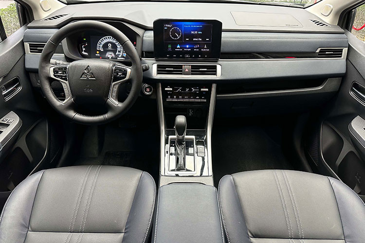 Mitsubishi Xpander Cross 2023 tu 698 trieu tai Viet Nam, nang cap dang tien-Hinh-3