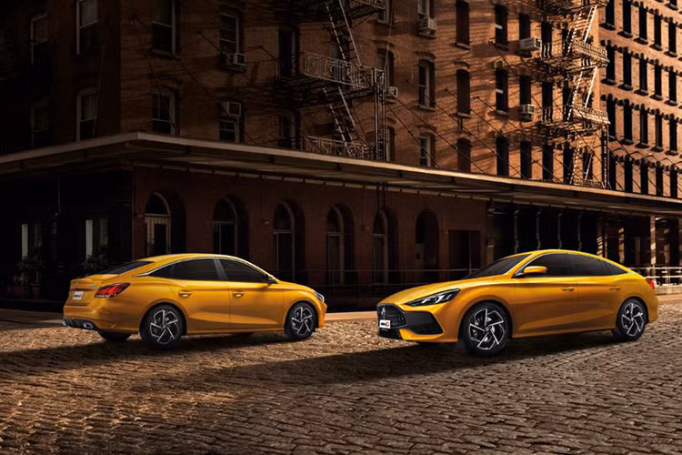 Cũng giống như các sản phẩm khác của MG đang được phân phối tại Việt Nam, MG5 Hoàn toàn mới cũng được áp dụng 5 năm bảo hành, không giới hạn số kilomet và 5 năm miễn phí dịch vụ cứu hộ MG Care 24/7.