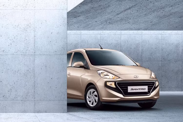 Dù chưa công bố giá bán chính thức, song một số thông tin rò rỉ từ đại lý cho biết, gía xe Hyundai Santro 2019 mới sẽ bán dao động tính ra tiền đồng Việt Nam tương đương khoảng 117 triệu – 190 triệu đồng.
