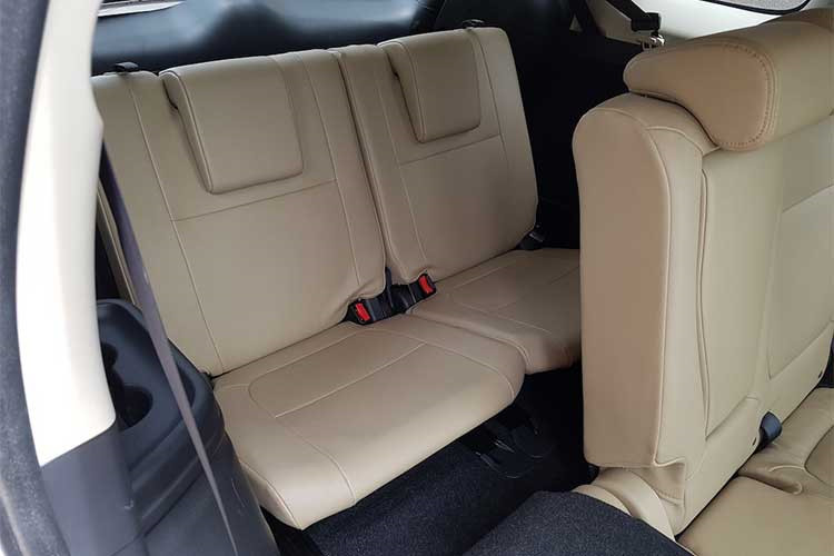 Cả 3 phiên bản đều sử dụng hộp số CVT, tuy nhiên bản 2.0 và 2.0 Premium đều dẫn động 1 cầu, bản cao cấp nhất 2.4 Premium dẫn động 2 cầu. Trang bị an toàn gồm; hệ thống cân bằng điện tử ASC, hệ thống phanh an toàn ABS – EBD – BA; hệ thống chống tăng tốc ngoài kiểm soát; hỗ trợ khởi hành ngang dốc, kiểm soát hành trình… Riêng bản 2.4L có phanh tay điện tử cùng chức năng auto hold, cảm biến lùi…