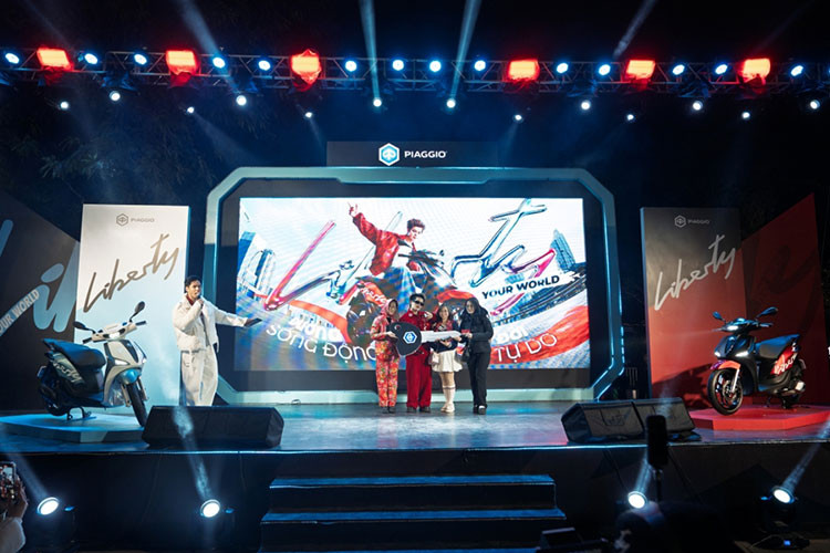 Cuối tuần vừa qua, sự kiện "Liberty Your World" tại Hà Nội tiếp nối chuỗi hoạt động trước đó tại TP HCM. Chương trình mang đến những trải nghiệm tương tác đa dạng, tạo cơ hội cho người tham dự khám phá phong cách di chuyển và kết nối cộng đồng theo cách riêng của mẫu xe ga Piaggio Liberty 2025 mới.