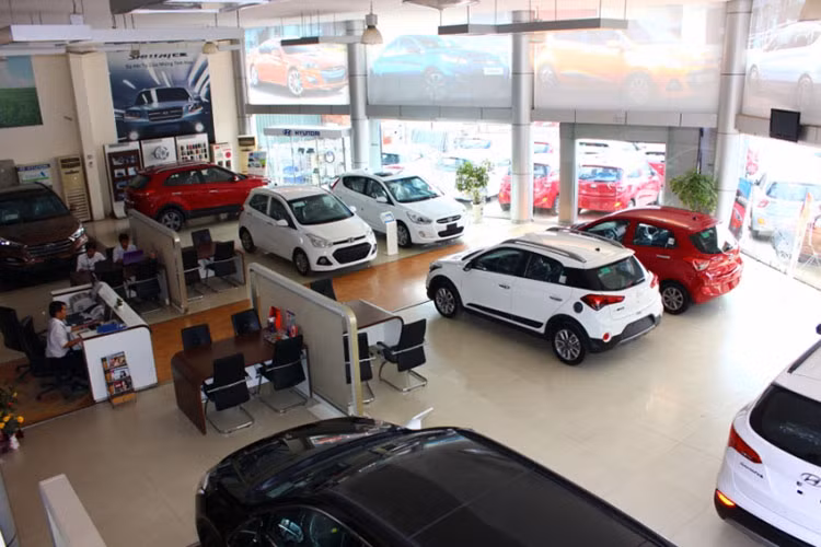 Theo số liệu được Hiệp hội Các nhà Sản xuất Ô tô Việt Nam (VAMA), thị trường ôtô Việt Nam tháng 11/2021 ghi nhận sự tăng trưởng nhờ Nghị định giảm 50% lệ phí trước bạ từ Chính phủ. Trong đó, nhiều mẫu xe vốn lọt top xe ế nhất Việt Nam tháng 10 vừa qua sang đến tháng 11 lại thoát “ế” nhờ sức tiêu thụ được cải thiện.