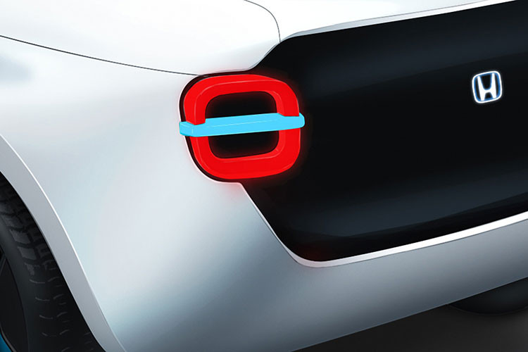 Nghe có vẻ giống một chiếc xe thể thao, nhà sản xuất Honda hứa rằng hệ động lực này sẽ đem tới cho chiếc xe "độ chính xác tay lái cực cao ngay cả khi tăng tốc nhanh" và "độ ổn định cùng khả năng kiểm soát tối ưu".