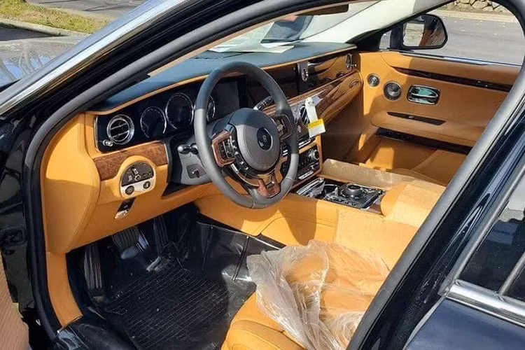 Xe sieu sang Rolls-Royce Ghost the he moi da ve den Ha Noi-Hinh-2