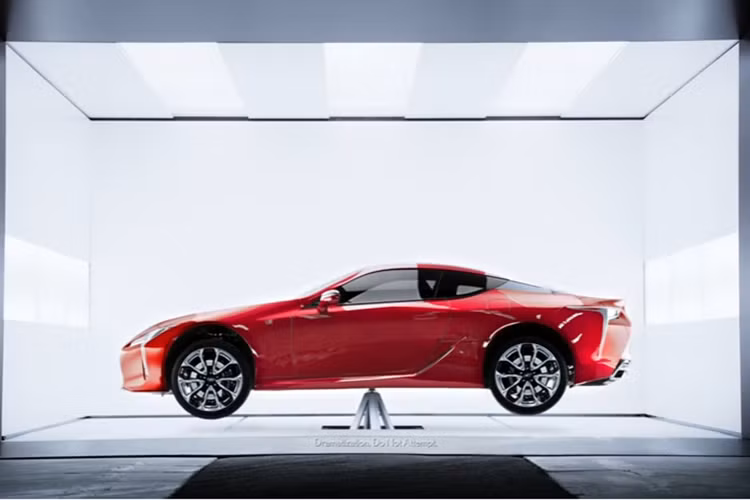 Theo đó, mẫu xe coupe LC 500 2018 sở hữu động cơ Atkinson V8 dung tích 5.0 L hút khí tự nhiên, đi cùng với hộp số Direct Shift 10 cấp. Động cơ này cho phép nó đạt công suất 471 mã lực tại vòng tua 7.100 vòng/ phút và mô-men xoắn cực đại 540 Nm tại tại vòng tua 4.800 vòng/ phút.