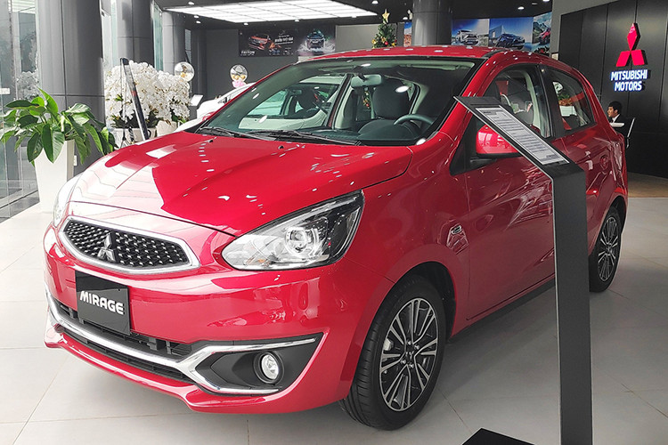 Đứng thứ tư là Mitsubishi Mirage với doanh số 17 xe giao đến tay khách hàng, nâng tổng số xe bán ra trong 7 tháng đầu năm lên 156 xe. Hiện tại, Mitsubishi Mirage đã không còn xuất hiện trên website chính thức của Mitsubishi Motor Việt Nam (MMV). Rất có thể, MMV đang muốn dọn đường để tung ra phiên bản nâng cấp mới.