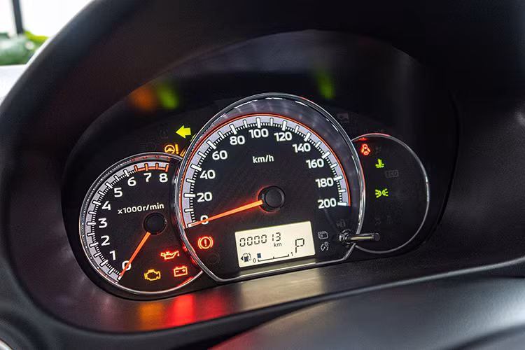 Điểm nâng cấp đáng chú ý cho Attrage 2020 còn ở hệ thống giải trí với màn hình 7” kết nối Android Auto/Apple CarPlay với khả năng kết nối 2 điện thoại cùng lúc và đạt chuẩn Hi-Res Audio. Ghế lái trên Attrage 2020 còn được trang bị tựa tay giúp người lái thoải mái hơn trên những chặng đường dài.