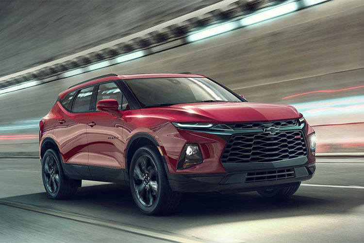 Được lắp ráp tại nhà máy GM đặt tại Ramos Arizpe, Mexico cùng Equinox và Cruze, mẫu xe Chevrolet Blazer 2019 sẽ chính thức có mặt tại các showroom Chevrolet toàn cầu từ quý I năm sau. Mức giá của xe hiện vẫn chưa được công bố chính thức.