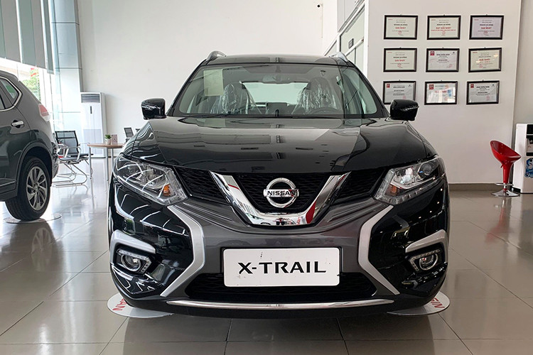 Sau khi thay nhà phân phối chính thức tại thị trường Việt Nam, Nissan tiếp tục áp dụng chương trình giảm giá sâu đối với mẫu crossover X-Trail với mức giảm lần lượt từ 88 - 93 triệu đồng, áp dụng cho cả 2 phiên bản gồm SL và SV.