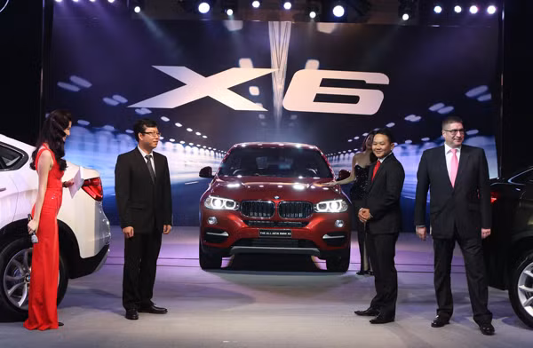 Euro Auto nhà phân phối chính thức của thương hiệu BMW tại Việt Nam, đã công bố ra mắt dòng xe BMW X6 hoàn toàn mới.