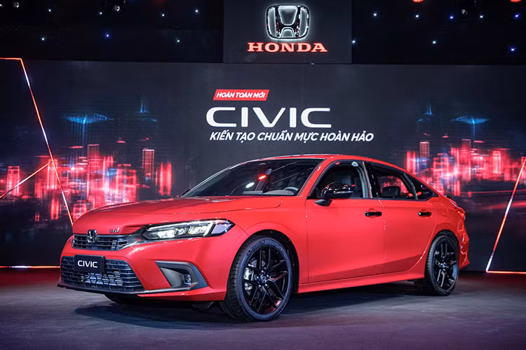 Honda Civic 2022 vua ra mat Viet Nam, giam 20 trieu tai dai ly