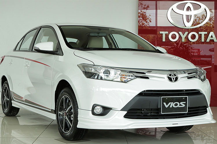 Vẫn dẫn dầu thị trường ôtô trong nước, "vua doanh số" Toyota Vios trong tháng 4/2018 đạt 2.076 xe, tăng 44% với cùng kỳ năm trước. Tổng doanh số 4 tháng đầu năm 2018 là hơn 8.315 xe, tăng 37% so với năm 2017. Giá xe Toyota Vios tại đại lý hiện có giá từ 513 tới 586 triệu đồng với 4 phiên bản tùy chọn.