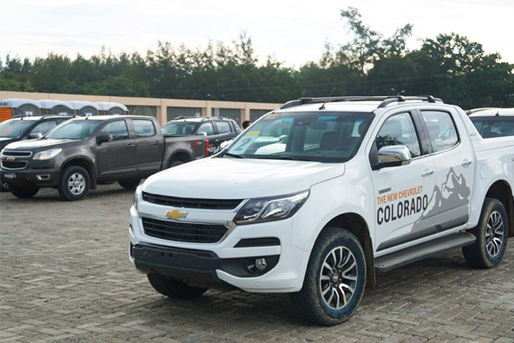 Một điểm đáng chú ý nữa là dù không lọt vào top 10 nhưng hàng loạt mẫu xe có doanh số trên 400 xe như Chevrolet Colorado (470 xe), Honda Civic (454 xe), Toyota Camry (423 xe), Honda Jazz (421 xe) dường như luôn sẵn sàng cho một cuộc lật đổ thú vị trong top 10 ôtô bán chạy nhất Việt Nam các tháng tiếp theo.